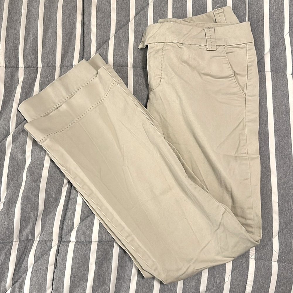 American Eagle size 6 khakis